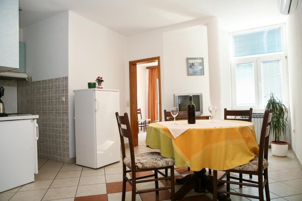 Apartments Davor & Marija Sosic Brela Exterior foto