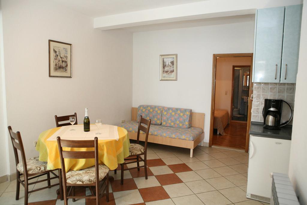 Apartments Davor & Marija Sosic Brela Exterior foto