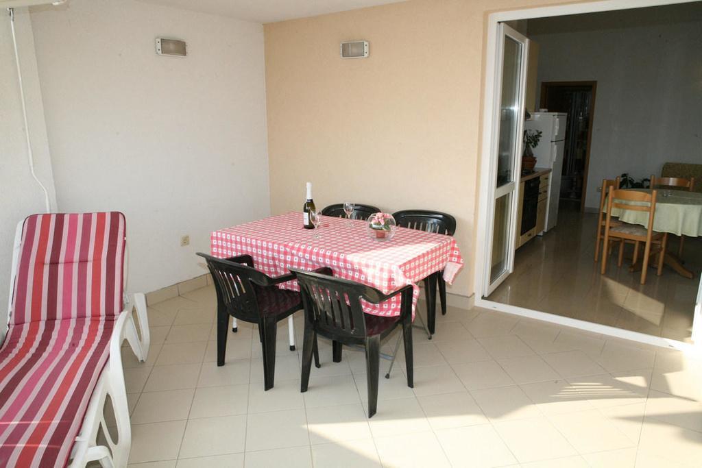 Apartments Davor & Marija Sosic Brela Exterior foto